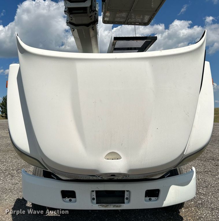 image for item KW9224 2010 Hino 238  bucket truck