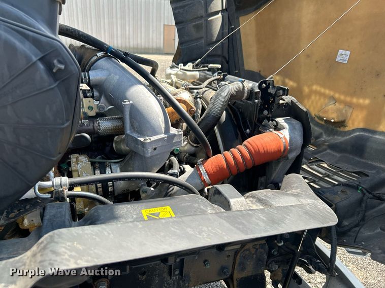 image for item KW9224 2010 Hino 238  bucket truck