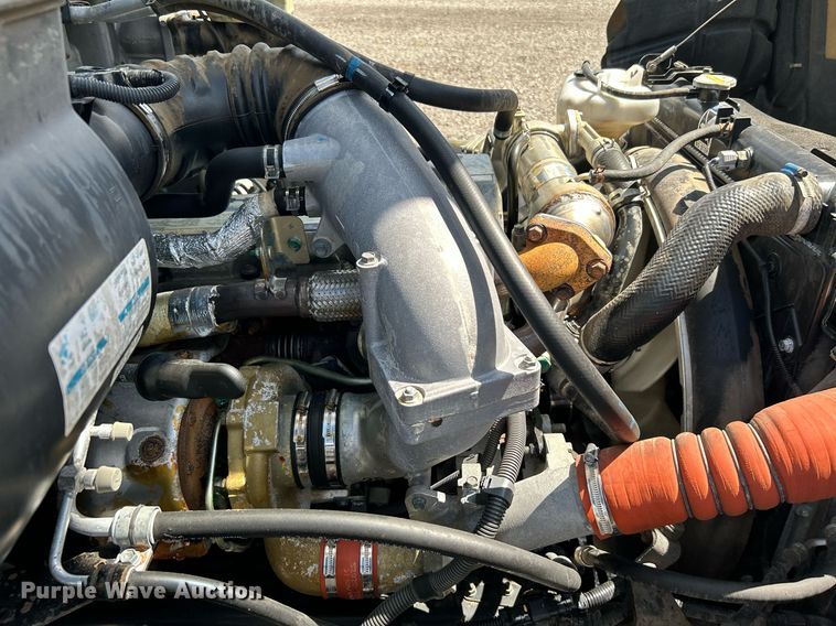 image for item KW9224 2010 Hino 238  bucket truck