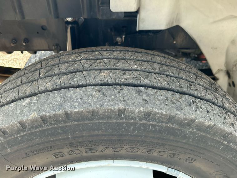 image for item KW9224 2010 Hino 238  bucket truck