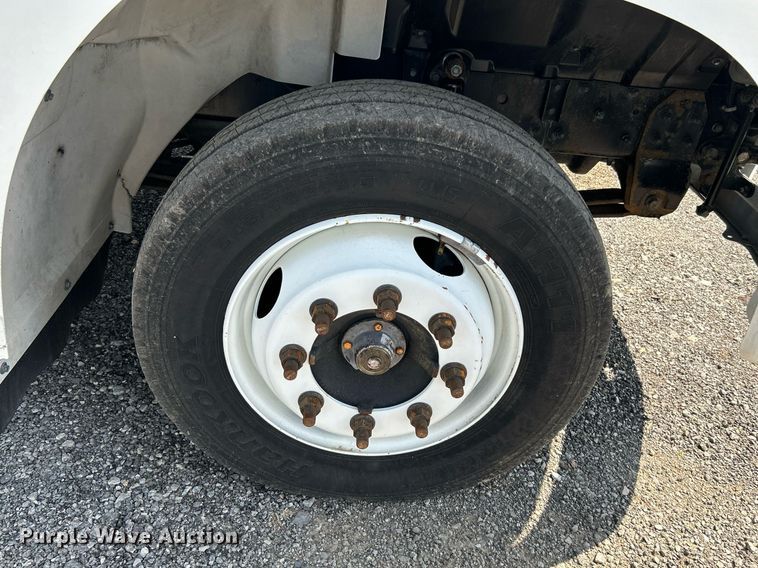 image for item KW9224 2010 Hino 238  bucket truck