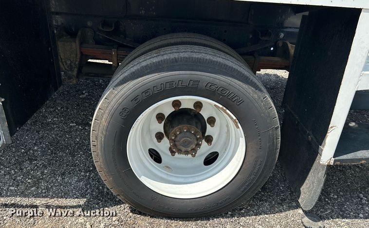 image for item KW9224 2010 Hino 238  bucket truck