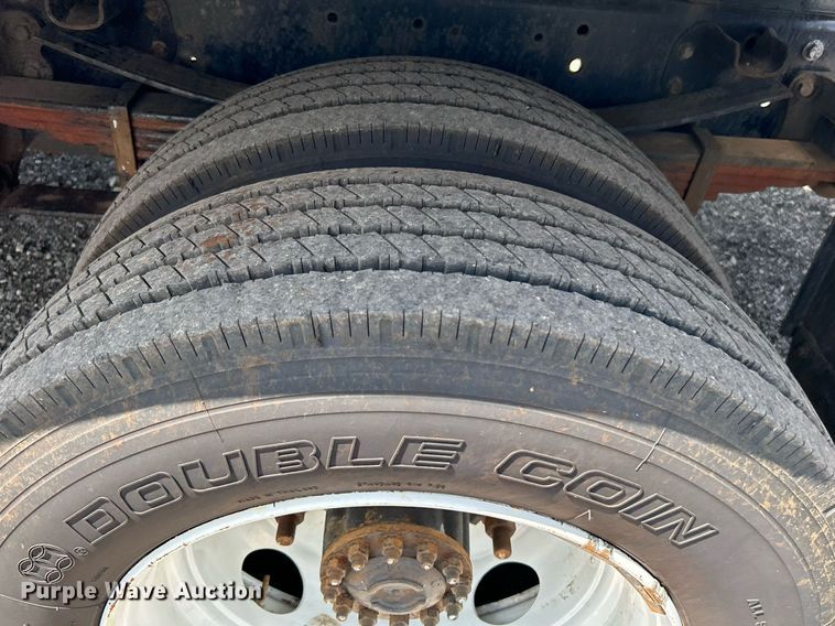 image for item KW9224 2010 Hino 238  bucket truck