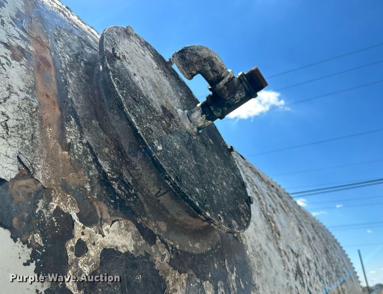 image for item KX9752 Fuel tank