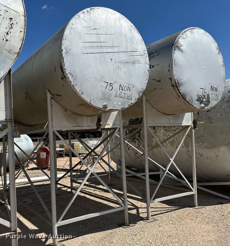 image for item KX9754 (2) fuel tanks