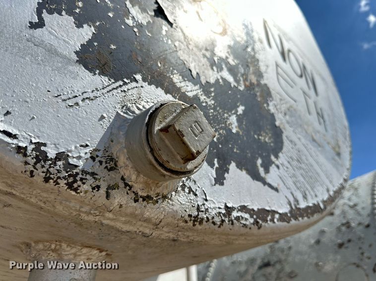 image for item KX9754 (2) fuel tanks