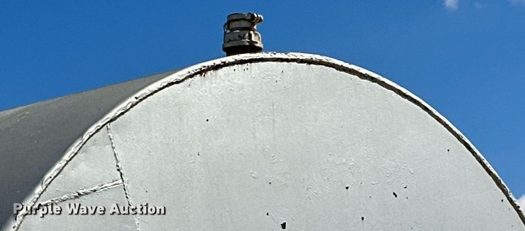 image for item KX9756 (2) fuel tanks