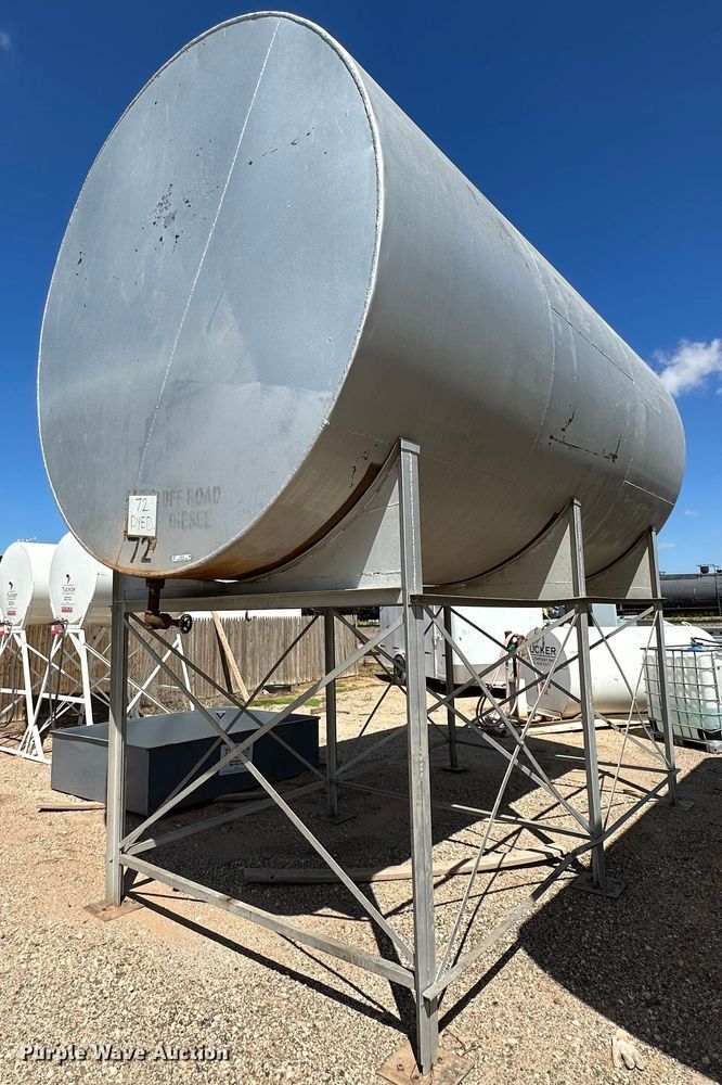 image for item KX9757 Fuel tank