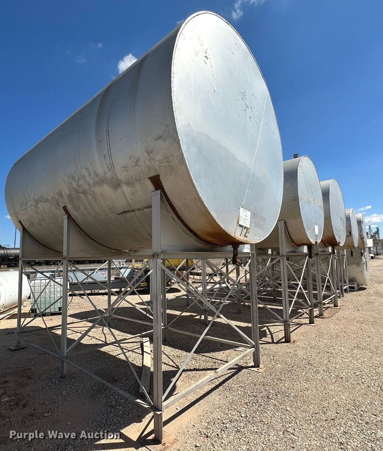 image for item KX9757 Fuel tank