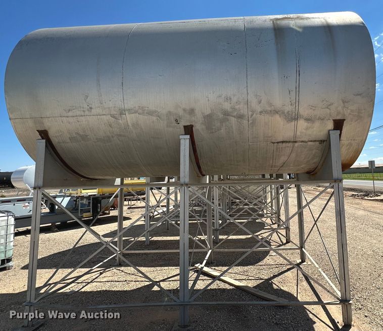 image for item KX9757 Fuel tank