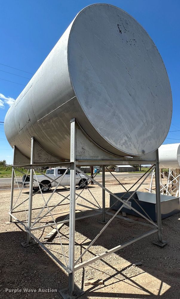 image for item KX9757 Fuel tank