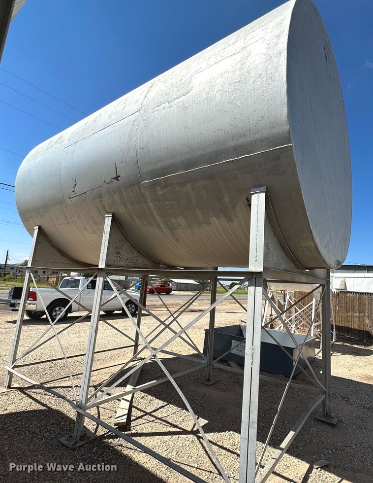 image for item KX9757 Fuel tank