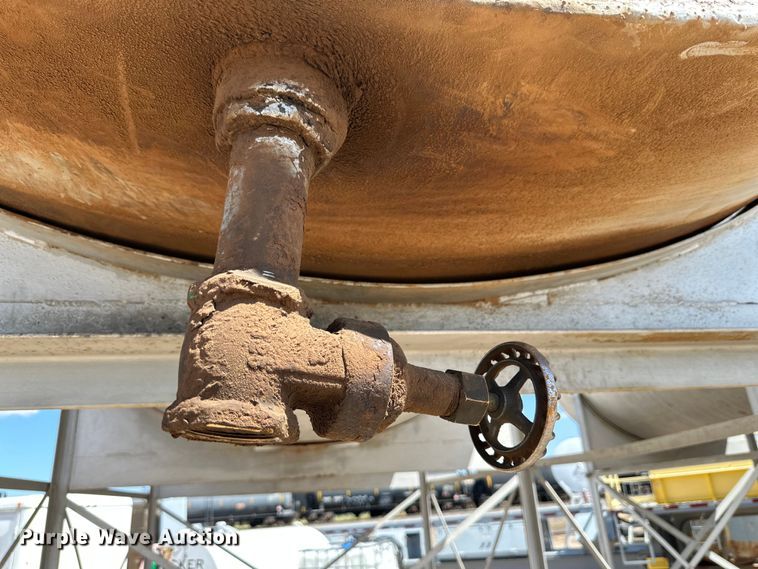 image for item KX9757 Fuel tank