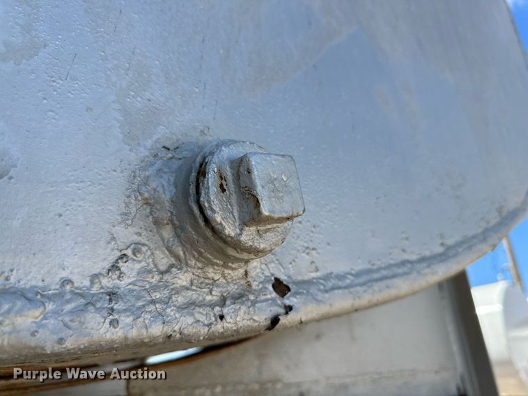 image for item KX9757 Fuel tank