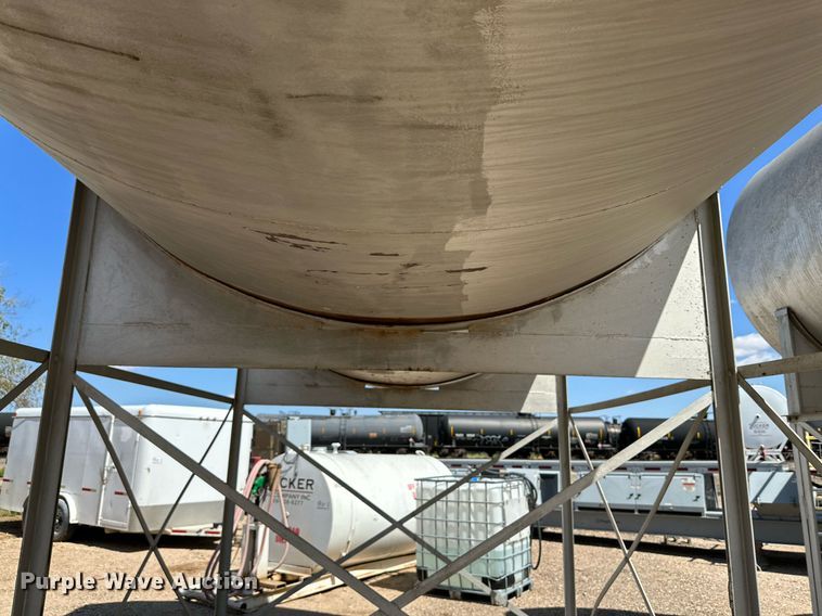 image for item KX9757 Fuel tank