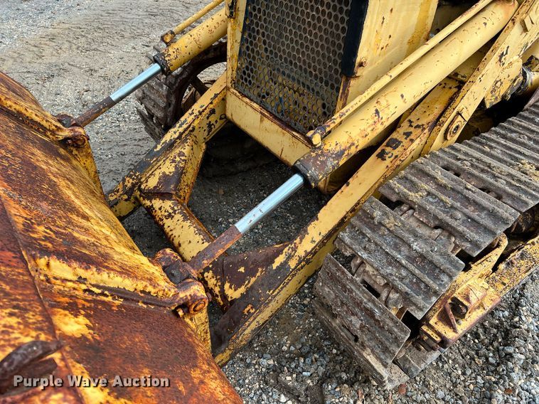 image for item LF9488 Oliver OC96  track loader