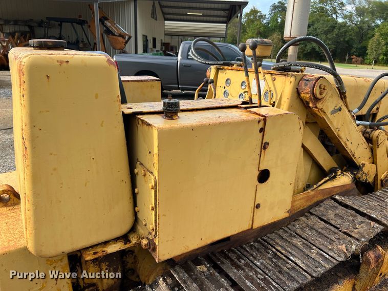 image for item LF9488 Oliver OC96  track loader