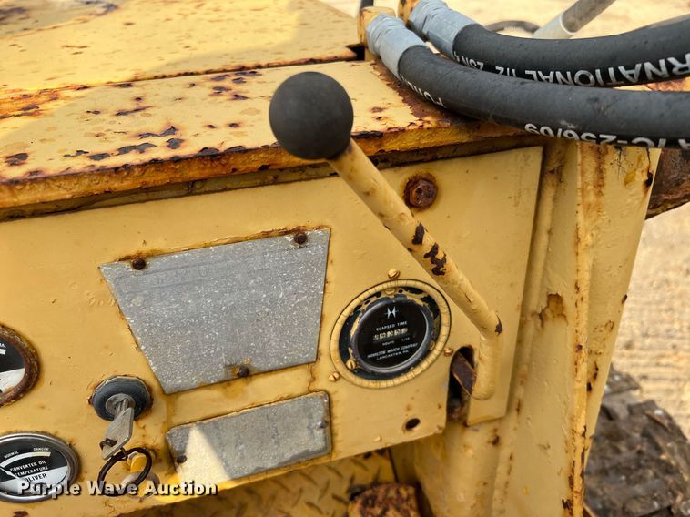 image for item LF9488 Oliver OC96  track loader