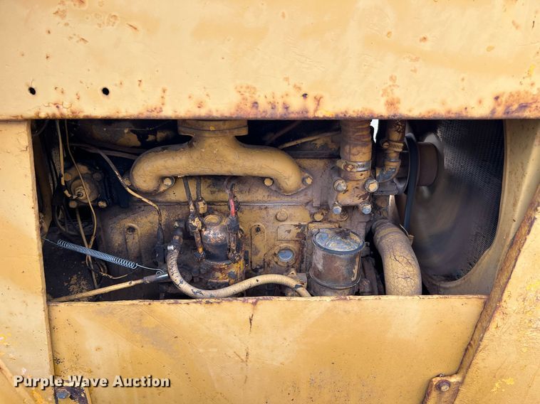 image for item LF9488 Oliver OC96  track loader