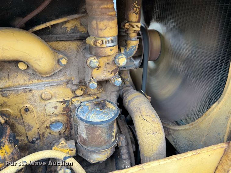 image for item LF9488 Oliver OC96  track loader