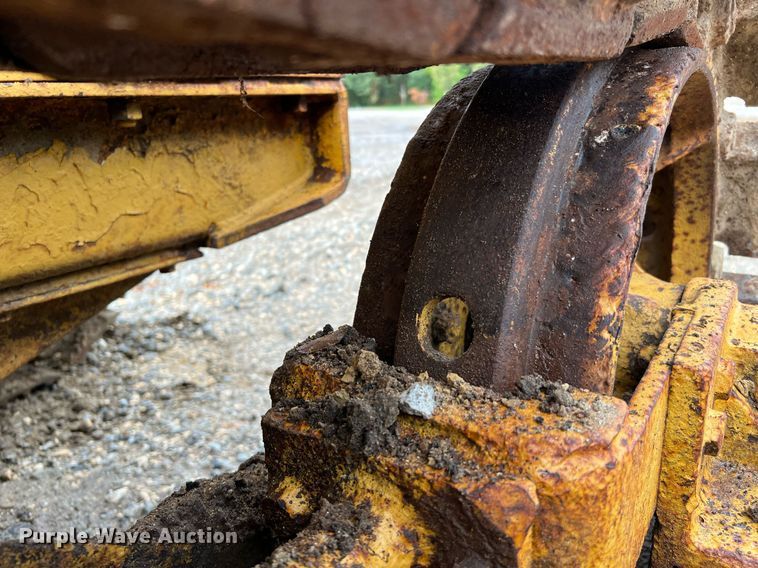 image for item LF9488 Oliver OC96  track loader