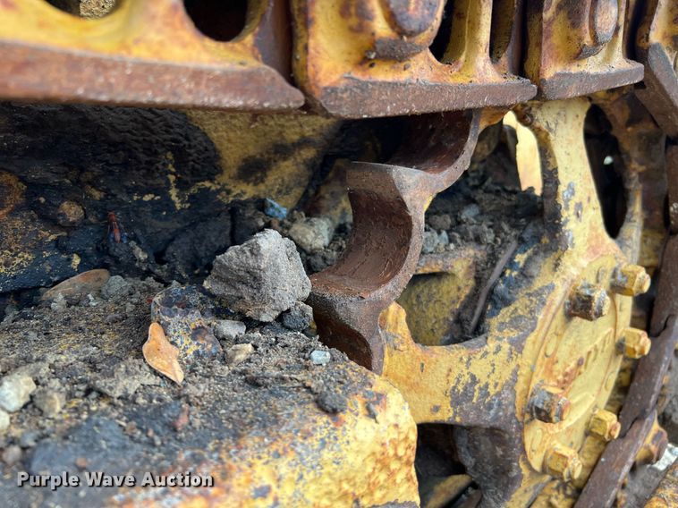 image for item LF9488 Oliver OC96  track loader