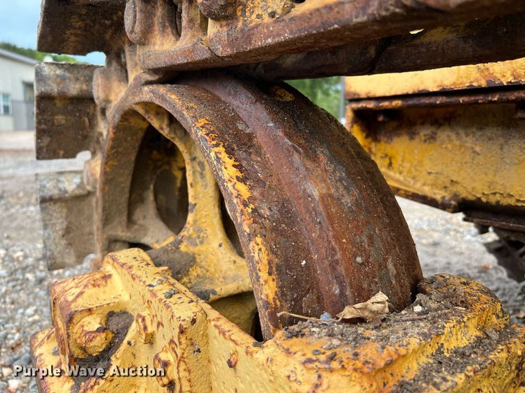 image for item LF9488 Oliver OC96  track loader