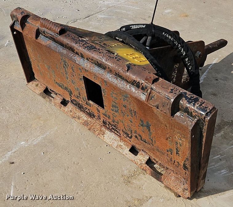 image for item LM9147 Huskie HH500-2  skid steer breaker