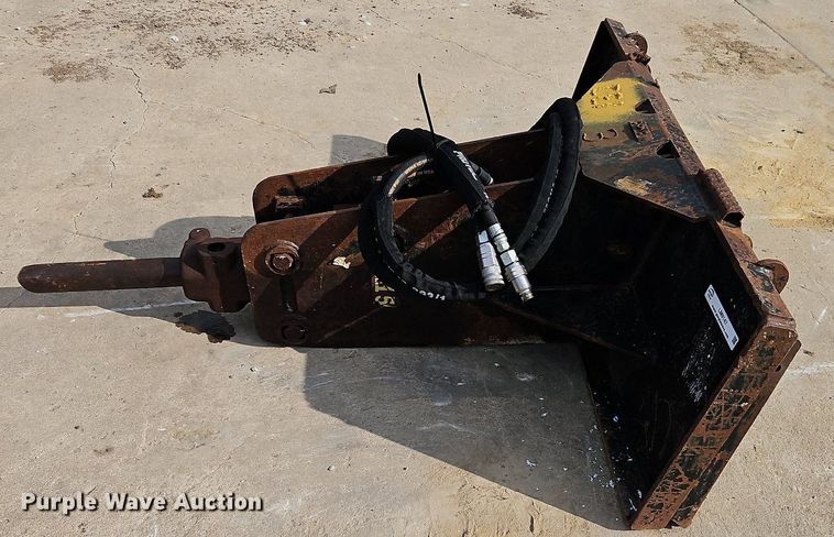 image for item LM9147 Huskie HH500-2  skid steer breaker