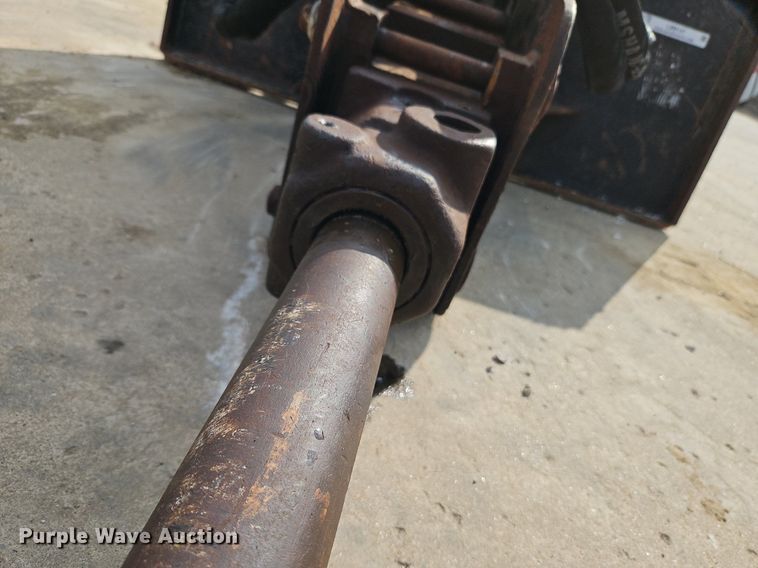 image for item LM9147 Huskie HH500-2  skid steer breaker