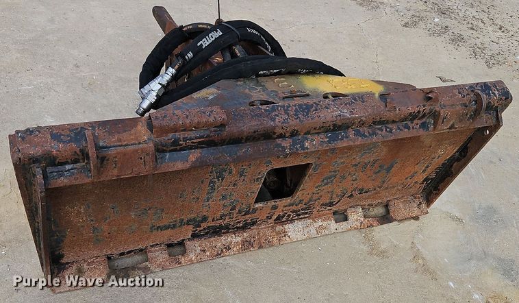 image for item LM9147 Huskie HH500-2  skid steer breaker