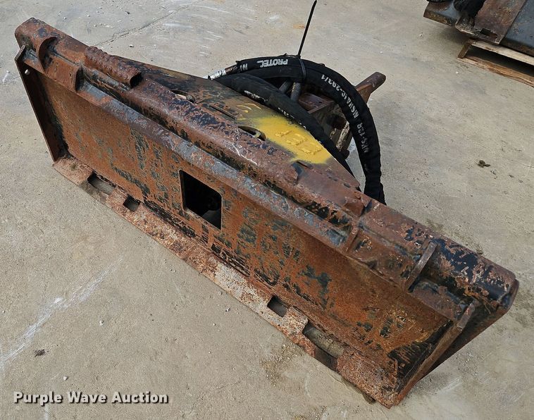 image for item LM9147 Huskie HH500-2  skid steer breaker