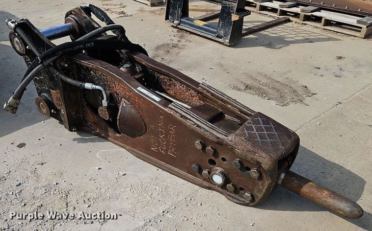 image for item LM9148 Caterpillar 100 Hammer  breaker