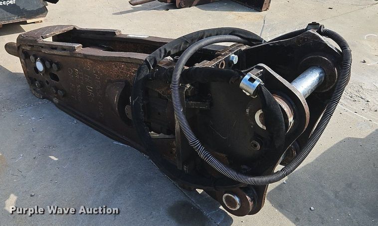 image for item LM9148 Caterpillar 100 Hammer  breaker