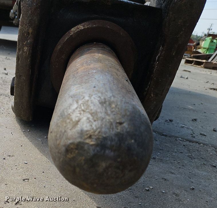 image for item LM9148 Caterpillar 100 Hammer  breaker