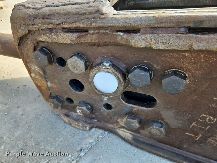 image for item LM9148 Caterpillar 100 Hammer  breaker