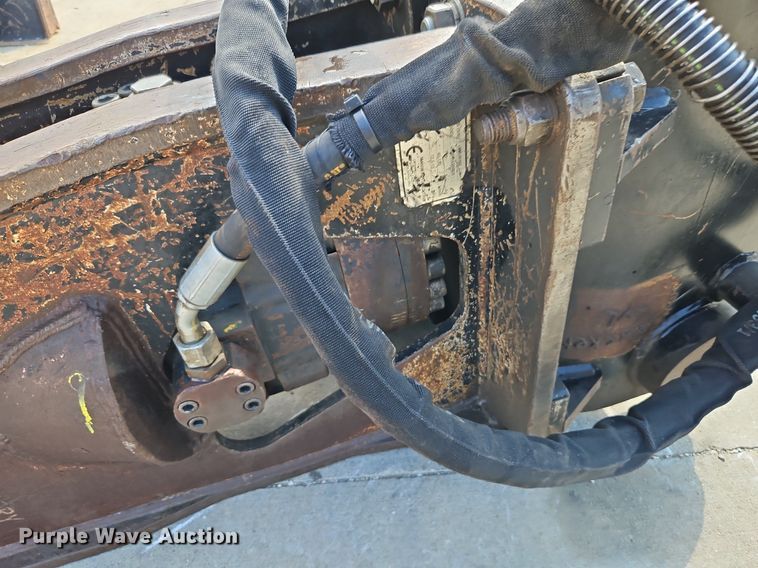 image for item LM9148 Caterpillar 100 Hammer  breaker