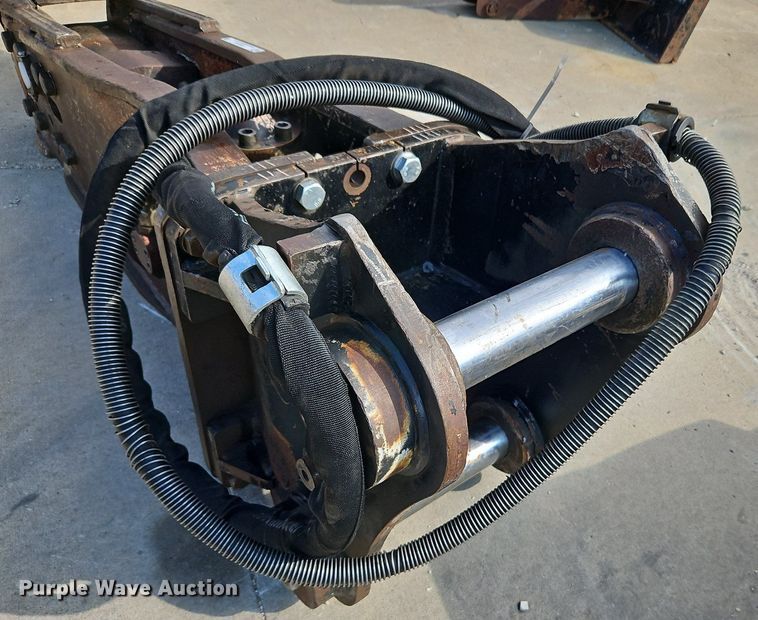 image for item LM9148 Caterpillar 100 Hammer  breaker