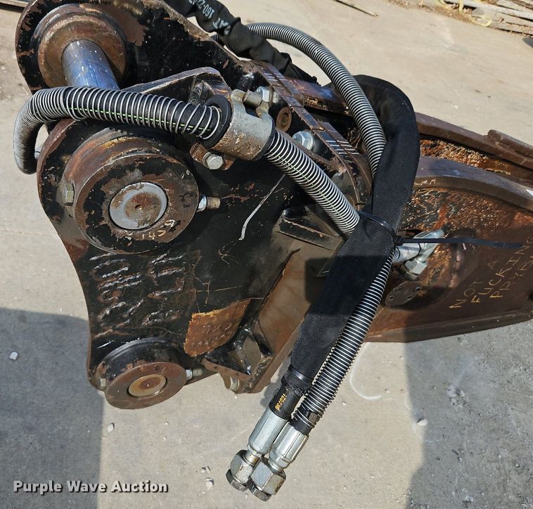 image for item LM9148 Caterpillar 100 Hammer  breaker