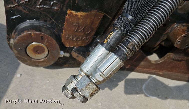 image for item LM9148 Caterpillar 100 Hammer  breaker