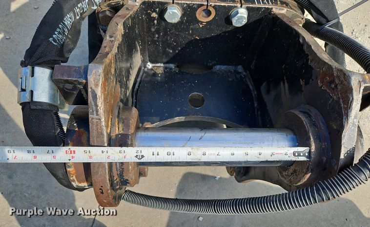 image for item LM9148 Caterpillar 100 Hammer  breaker