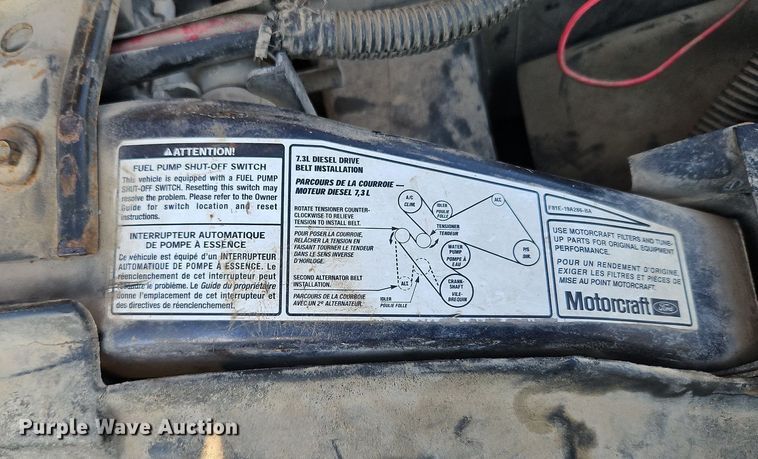 image for item LM9151 2002 Ford F250 Super Duty  SuperCab flatbed pickup truck