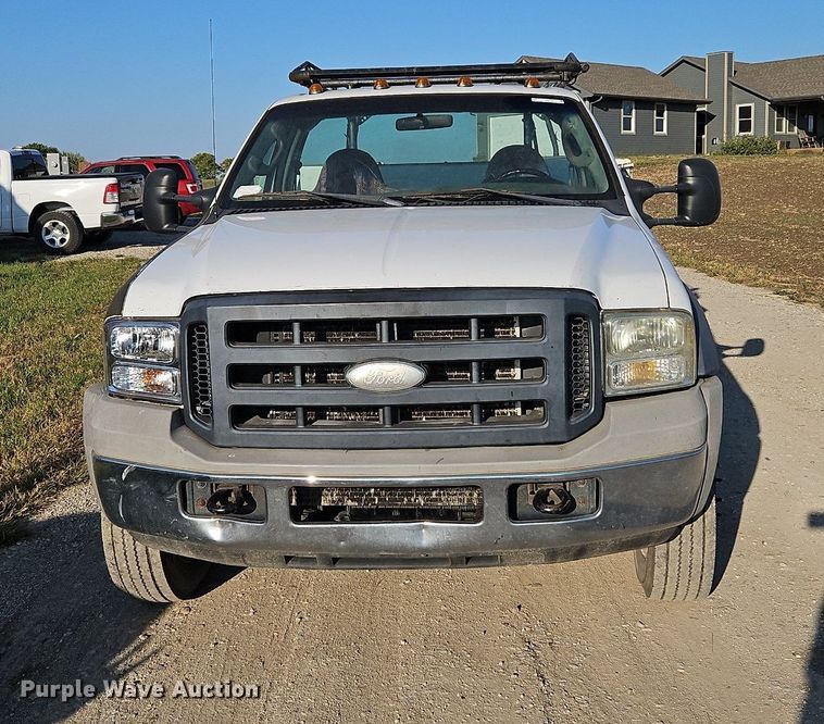 image for item LM9152 2006 Ford F550 Super Duty  utility/ service truck