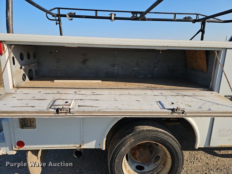 image for item LM9152 2006 Ford F550 Super Duty  utility/ service truck