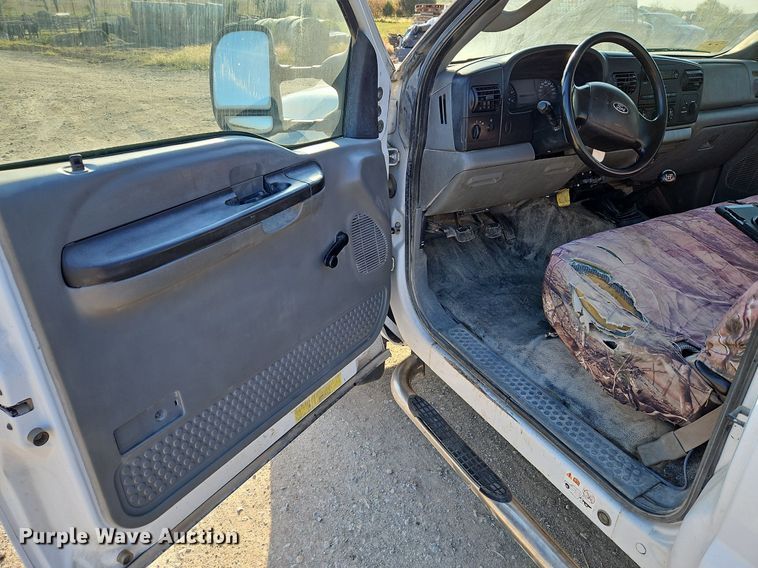 image for item LM9152 2006 Ford F550 Super Duty  utility/ service truck