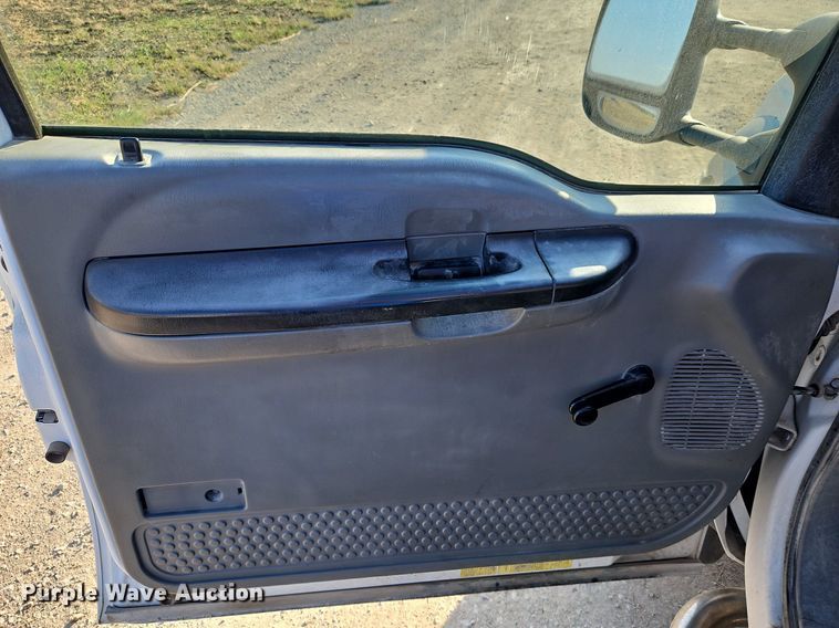 image for item LM9152 2006 Ford F550 Super Duty  utility/ service truck