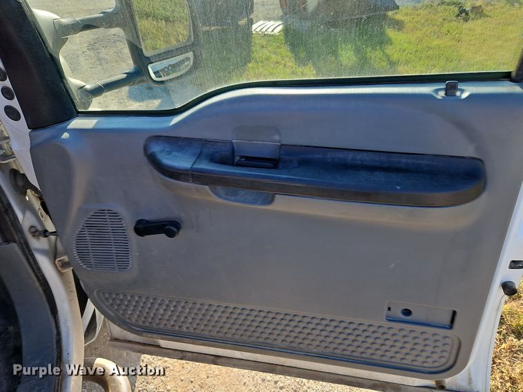 image for item LM9152 2006 Ford F550 Super Duty  utility/ service truck