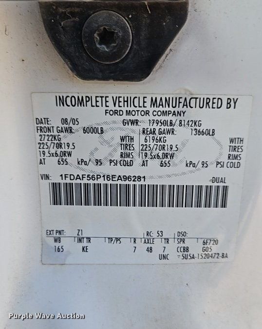 image for item LM9152 2006 Ford F550 Super Duty  utility/ service truck