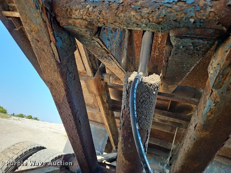 image for item LM9153 2003 Ford F450 Super Duty  dump flatbed truck