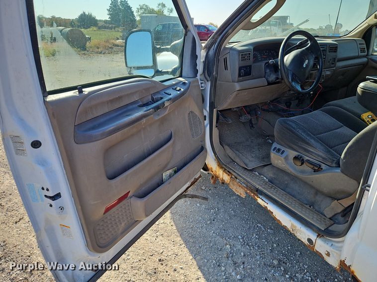 image for item LM9153 2003 Ford F450 Super Duty  dump flatbed truck